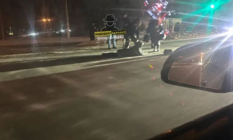 62-летняя женщина попала под колеса машины в Барнауле