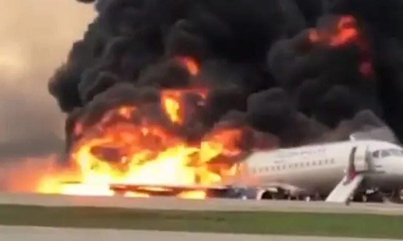 Видео из самолёта: страшная авария унесла жизни 41 человека 