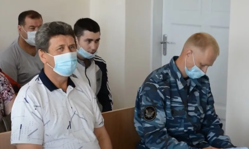 Руководителя и главного инженера сельхозкооператива в Заринском районе осудили за гибель работников под снежным завалом