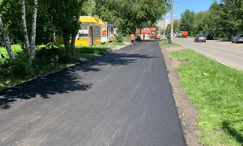 На улицах Барнаула дорожные службы проводят ремонт тротуаров