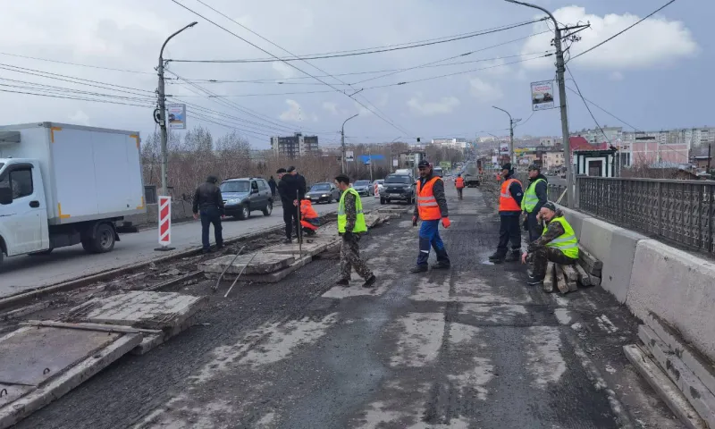 Виктор Томенко отчитался о работе на коммунальном мосту в Бийске