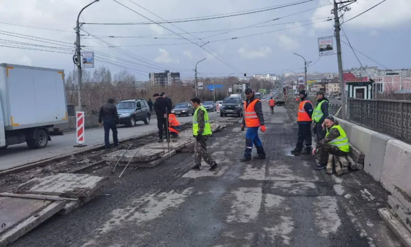 Понтонный мост открыли для движения в Бийске 