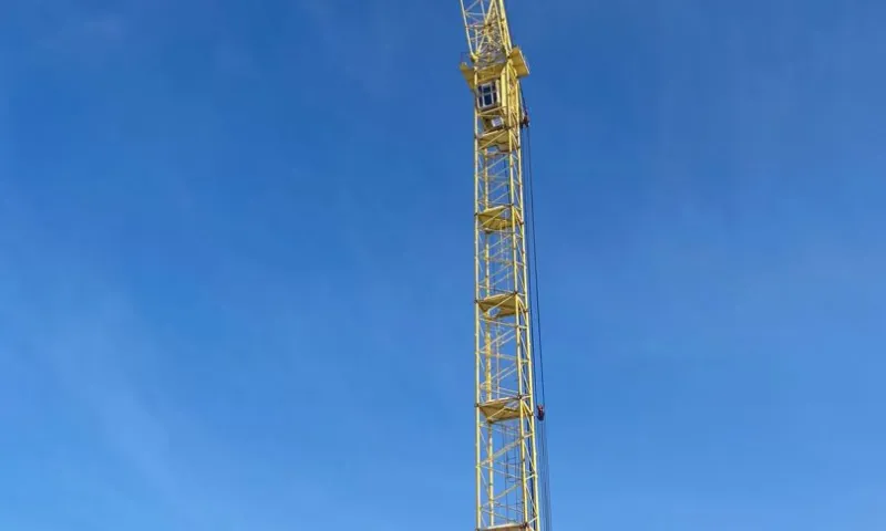 Подробности спасения подростка с башенного крана в Барнауле