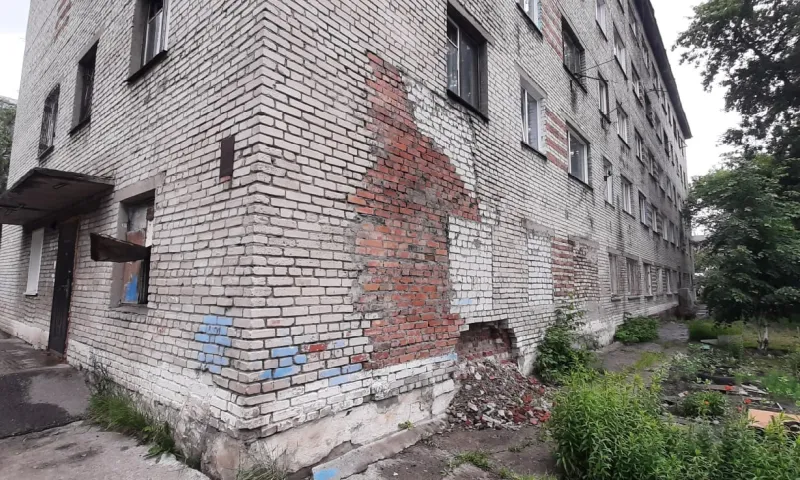  Жители Новоалтайска опасаются за свою жизнь из-за аварийного дома