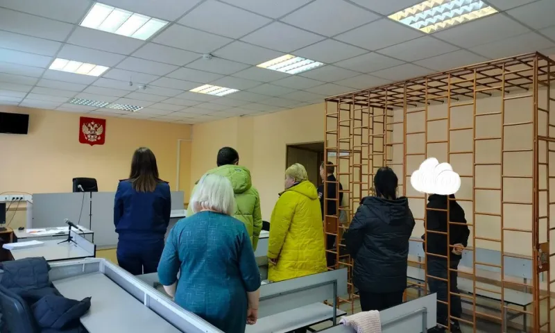 Голодные сибирские подростки напали на магазин с игрушечным пистолетом
