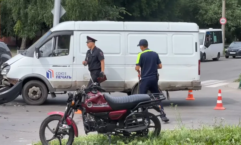 ДТП с мопедом произошло на пересечении Юрина и Островского в Барнауле
