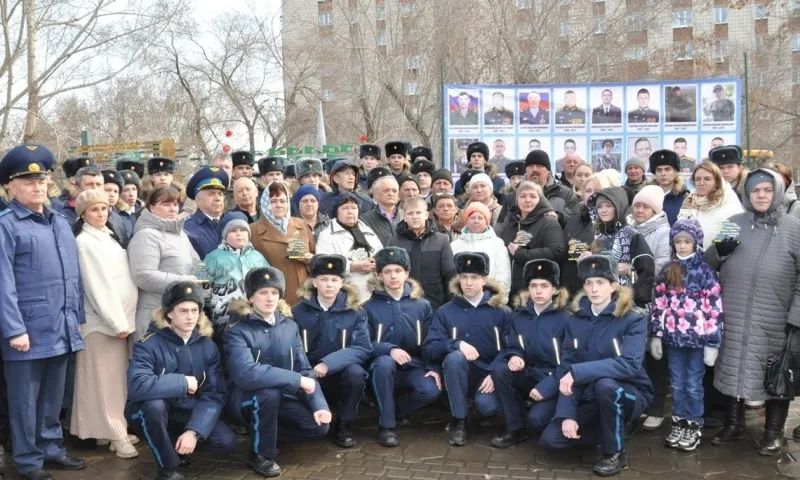 Память погибших на СВО выпускников летной школы увековечили в Барнауле