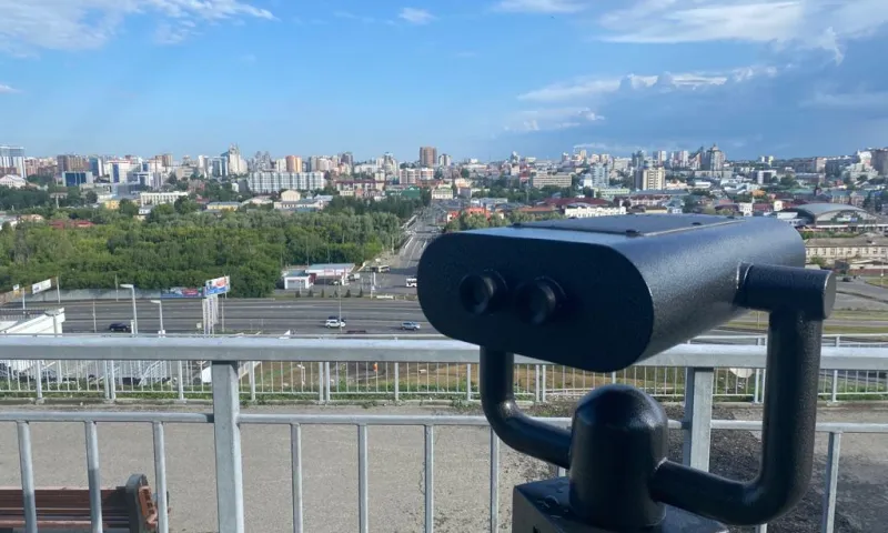 Уличный бинокль установили в Нагорном парке в Барнауле