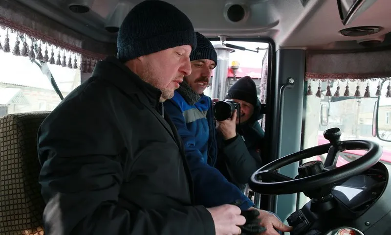 Губернатор Алтайского края проверил готовность к посевной в одном из передовых хозяйств 