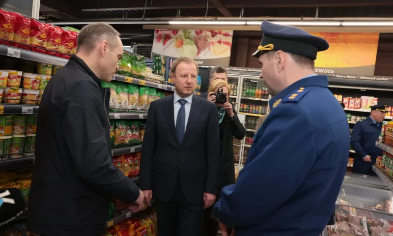 Губернатор Алтайского края и заместитель Генерального прокурора России проверили устранение нарушений антимонопольного законодательства в крупной торговой сети региона