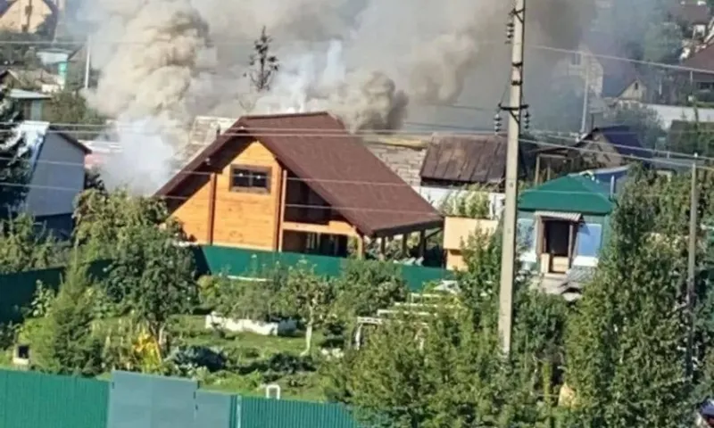 Дачный домик сгорел в пригородном садоводстве Барнаула