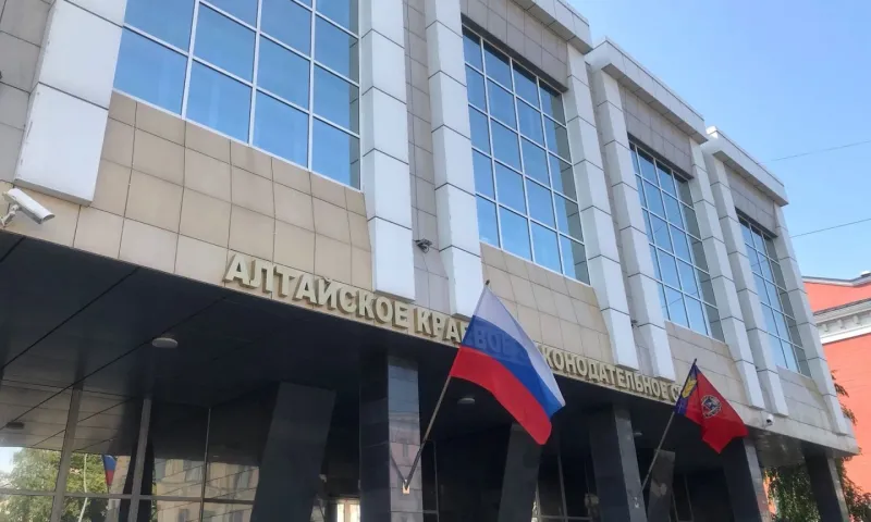 Право на получение жилья сиротами, участвующими в СВО, предлагают закрепить алтайские депутаты