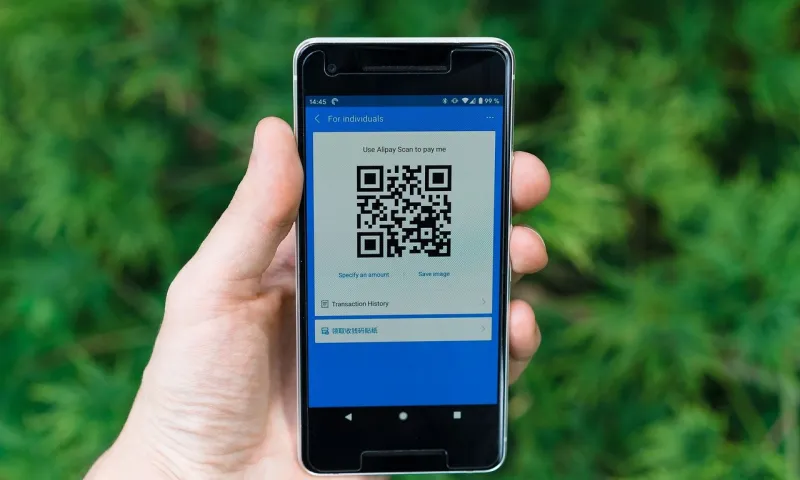 Алтайский Роспотребнадзор не исключает введение QR-кодов в общественном транспорте