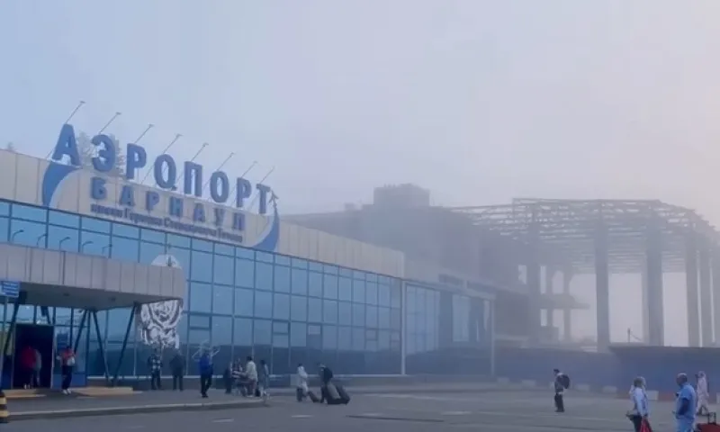 Самолеты не могут приземлиться в Барнауле 