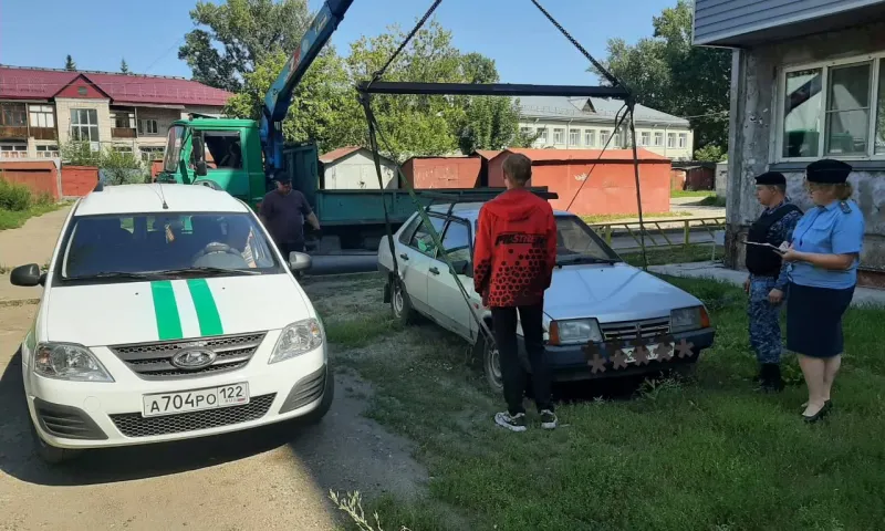 Судебные приставы арестовали автомобиль бийчанина, который не платил алименты