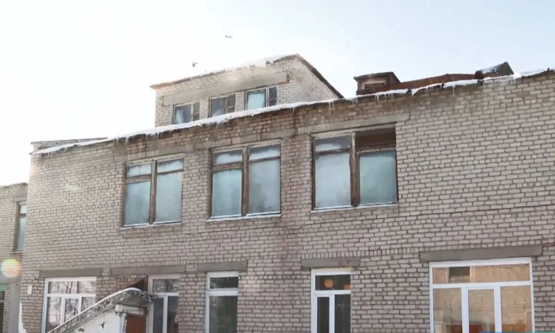 Когда восстановят кровлю детского сада в Косихинском районе
