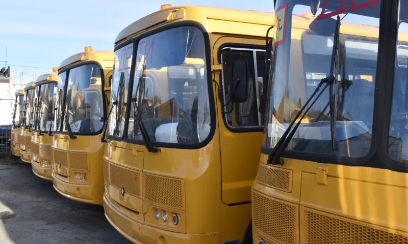Школы Алтайского края получат 100 новых автобусов