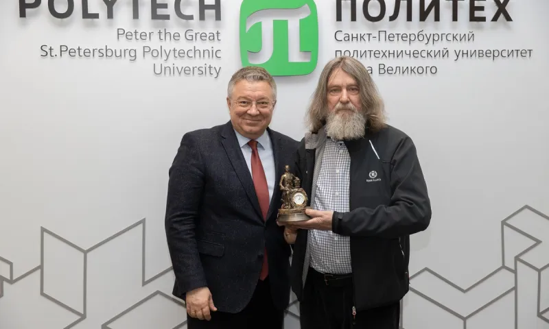 Мировой рекордсмен собирается пролететь по России на воздушном шаре