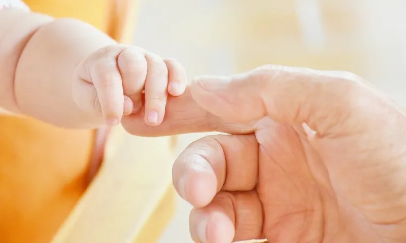Роскомнадзор призвал родителей не выкладывать фото детей в соцсети