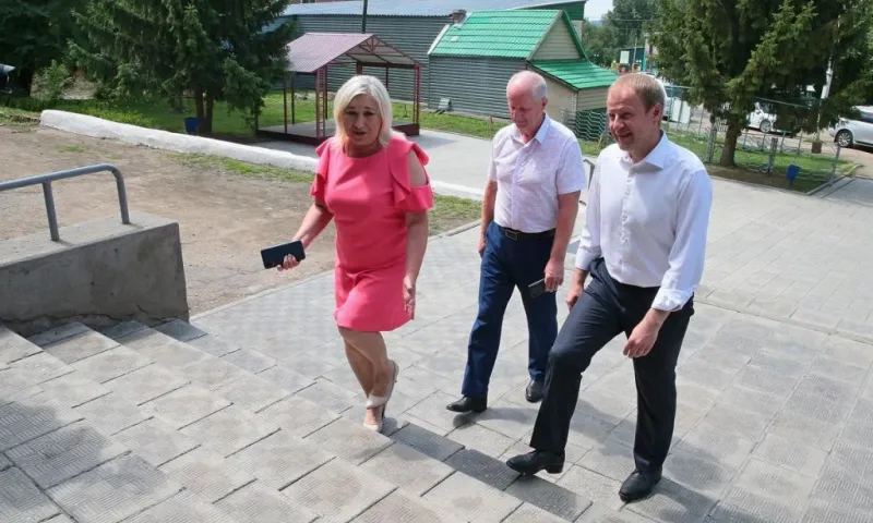 Тогульский Дом культуры посетил губернатор Алтайского края