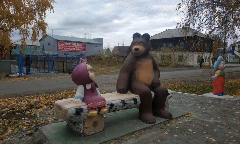 Фотозону обустроили на аллее в райцентре Мамонтово