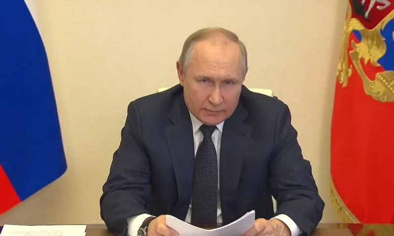 Владимир Путин: В России увеличат МРОТ, зарплаты бюджетников и прожиточный минимум