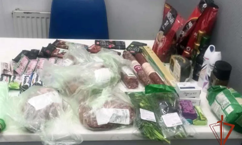 Бийчанин набрал продуктов на 10 тысяч рублей и решил незаметно покинуть супермаркет