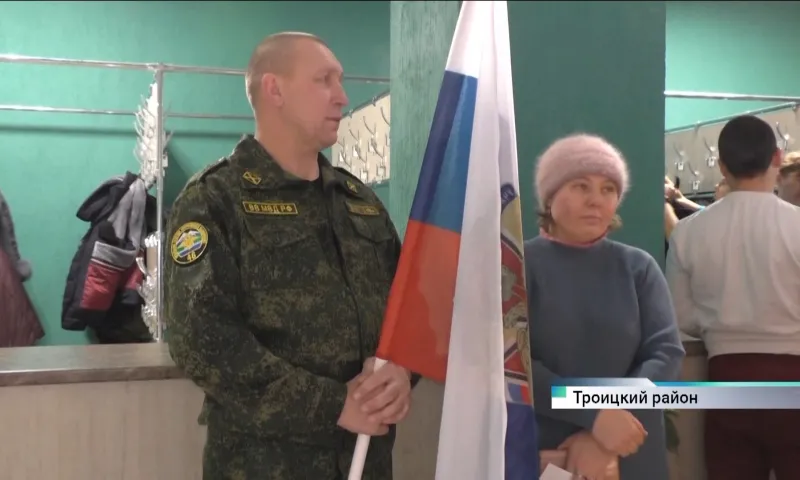 Благотворительная ярмарка и концерт «Своих не бросаем» прошли в селе Троицкое