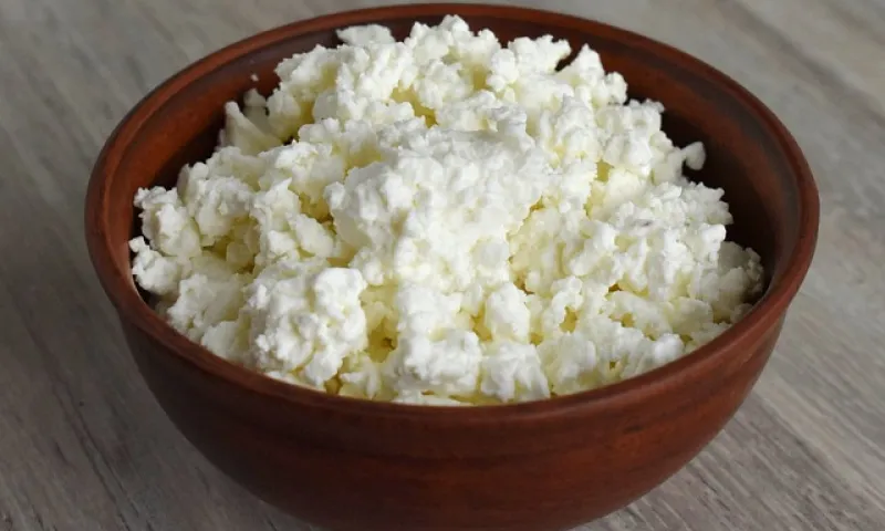 Специалист рассказал, с какими продуктами не стоит употреблять творог