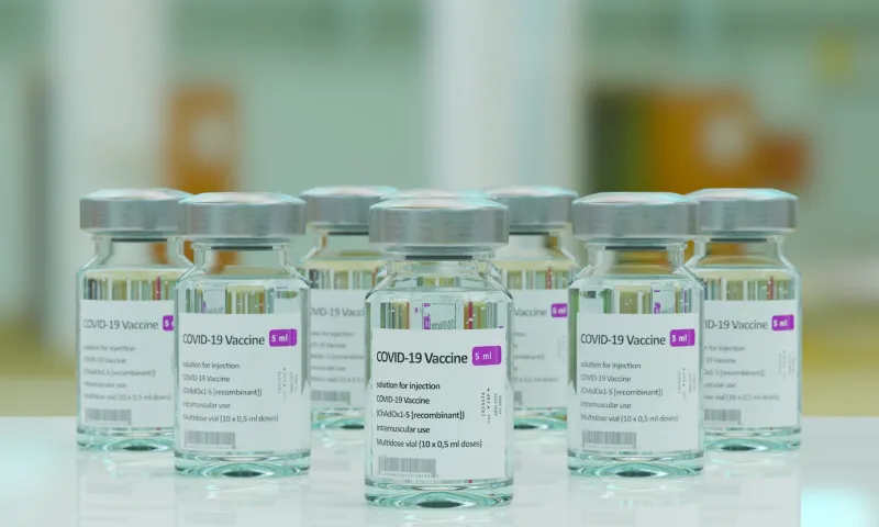 Обновлённая вакцина от COVID-19 появится в конце лета в России 