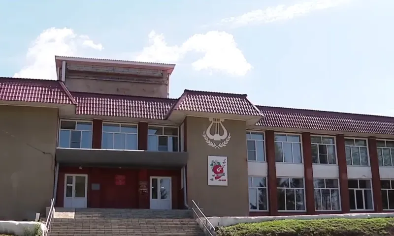 Виктор Томенко планирует включить Тогульский центр культуры в краевую инвестиционную программу