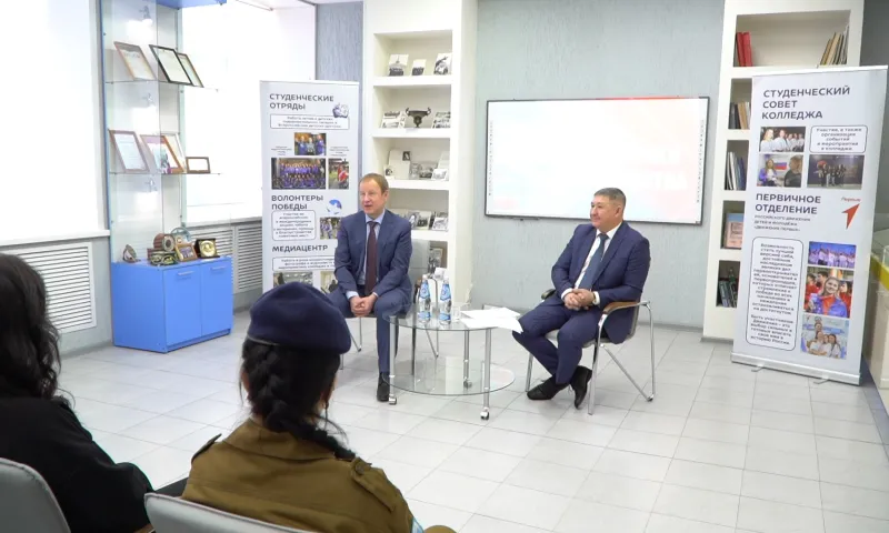 Губернатор Виктор Томенко посетил вузы в Барнауле в День студента