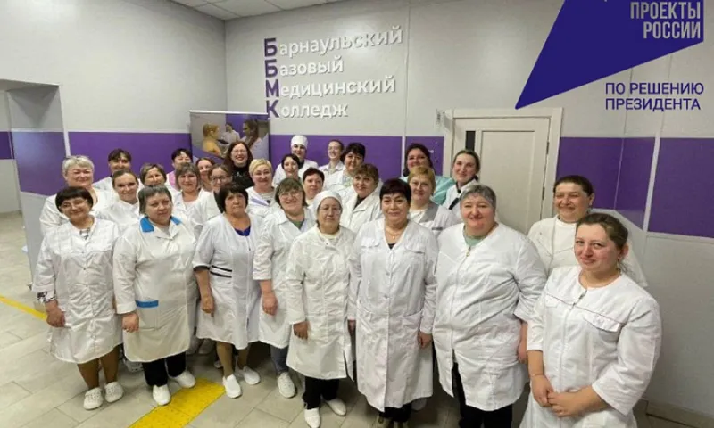 27 помощников фельдшера готовятся выйти на работу в села Алтайского края