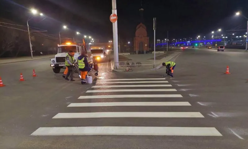 Работы по нанесению дорожной разметки возобновили в Барнауле