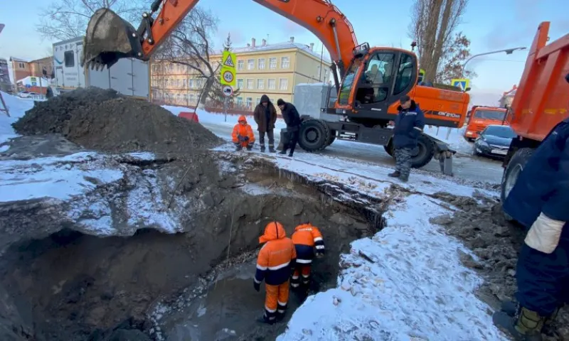 Несколько домов осталось без воды в Барнауле из-за коммунальной аварии