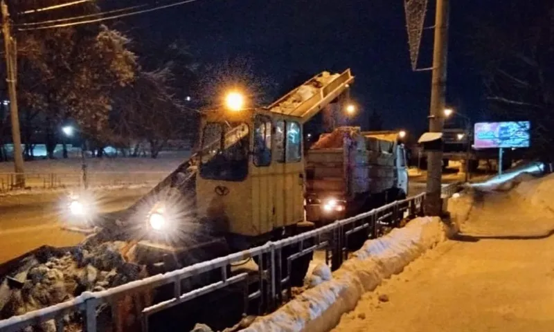 Более 20 тысяч кубометров снега вывезли из Барнаула за выходные