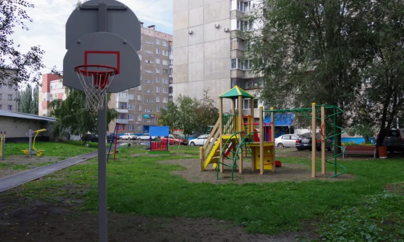 Детские площадки обновили в 39 дворах Барнаула
