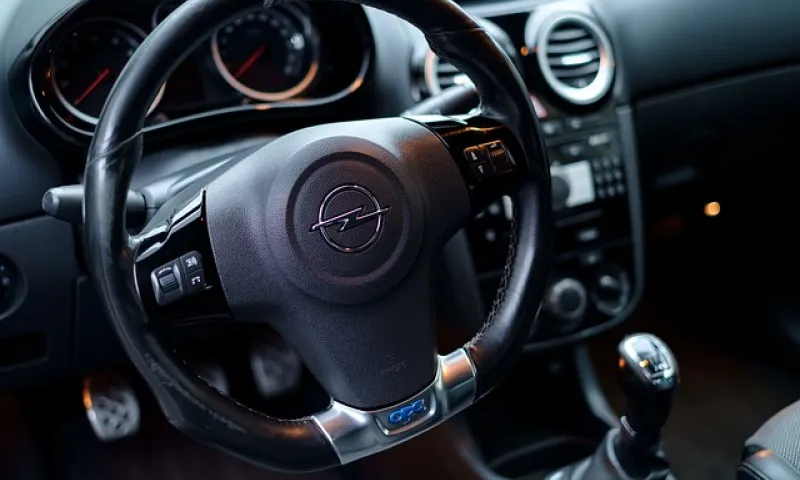 Производитель Peugeot, Opel и Citroen уходит из России