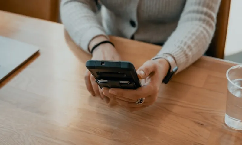 На уловки мошенников попадались 15 % барнаульцев