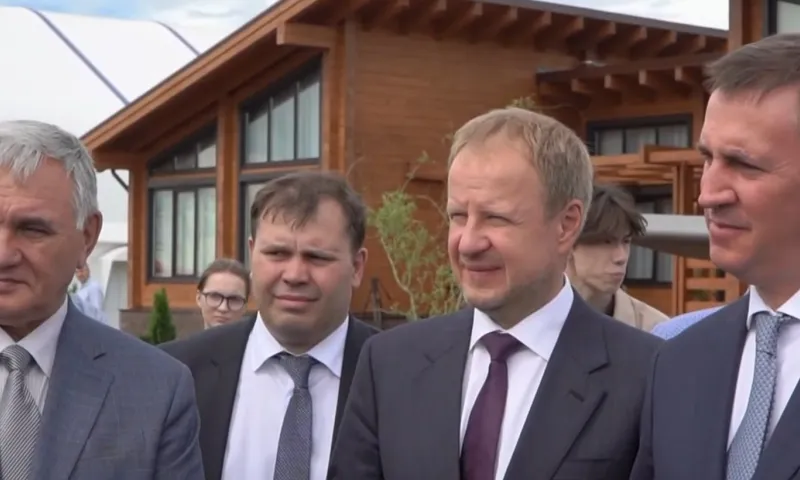 Министр сельского хозяйства РФ поблагодарил Виктора Томенко за успехи в отрасли и пообещал аграриям поддержку