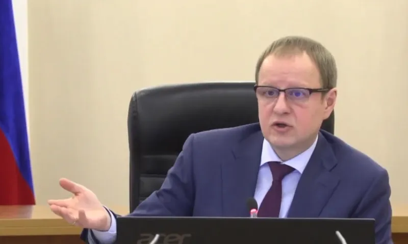 Губернатор Виктор Томенко поручил дополнительно усилить защиту села Краснощеково от паводковых вод