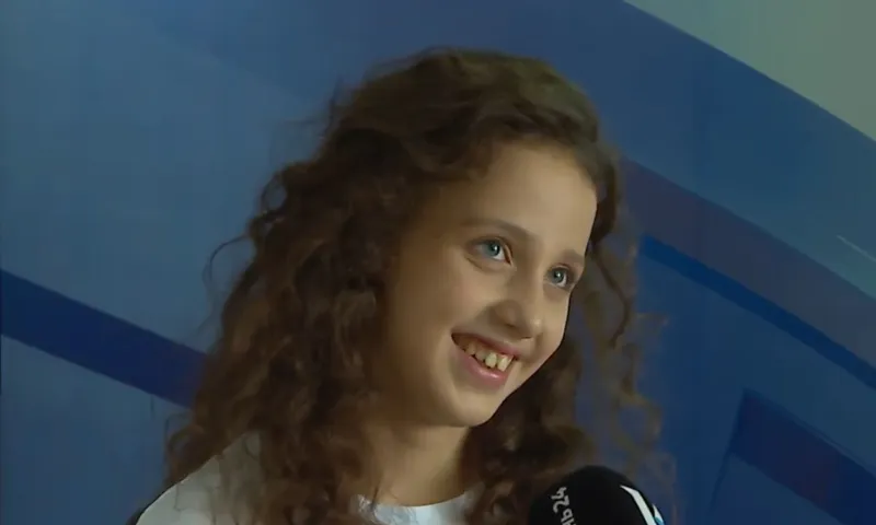 10-летняя школьница из Барнаула стала профессиональным визажистом