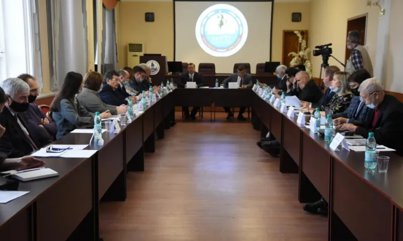 Руководители промпредприятий и власти Алтайского края обсудили проект концепции развития региона