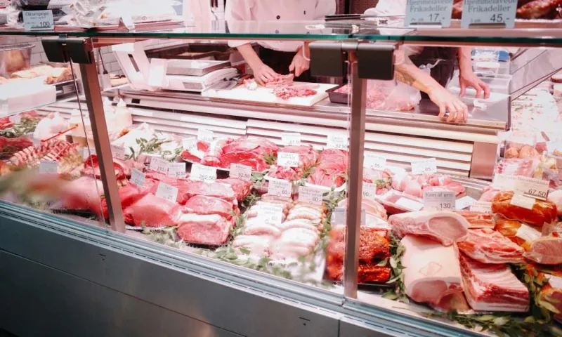 Фальсифицированное мясо выявили на прилавках магазина «Светофор» в Алтайском крае