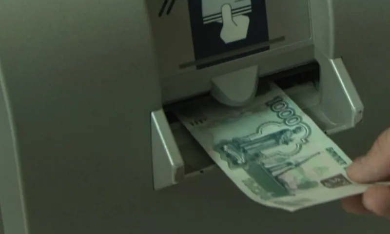 Пенсионерка из Барнаула поддерживала общение с мошенниками почти полтора года
