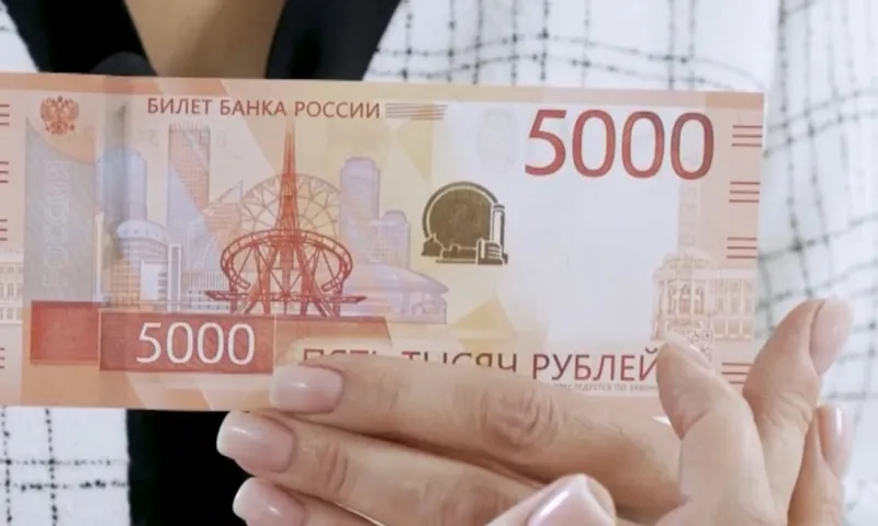 Полиция разыскивает фальшивомонетчицу в Алтайском крае 