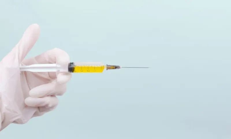 Больше трети барнаульских работодателей вакцинируют своих сотрудников