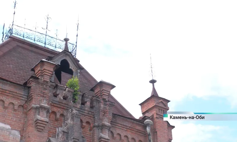 В Камне-на-Оби разрушается памятник архитектуры регионального значения