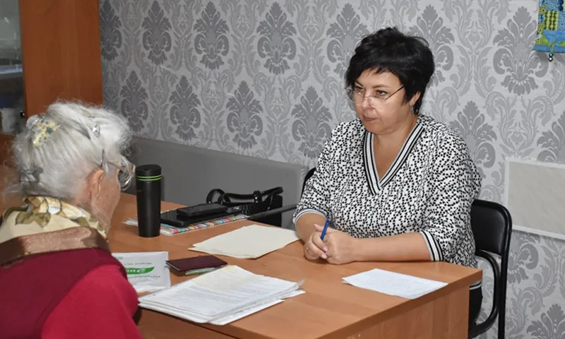 Жители Барнаула получили бесплатную юридическую помощь в рамках месячника пожилого человека