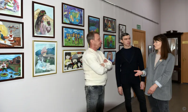 Выставка детских работ «Сила в единстве» проходит в Барнауле